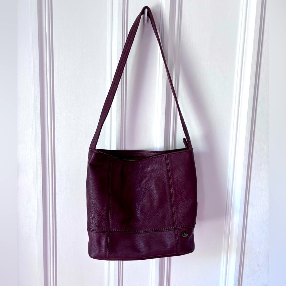 The Sak DeYoung Premium Leather Hobo Zipper Closure Bag Mahogany